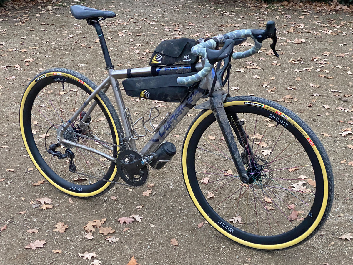 ROCKSHOX Salgsbutik -ROCKSHOX Salgsbutik 2021 Challenge Getaway gravel tire all new fast rolling 40mm handmade tubeless gravel bike tires Lynskey Pro GR angled